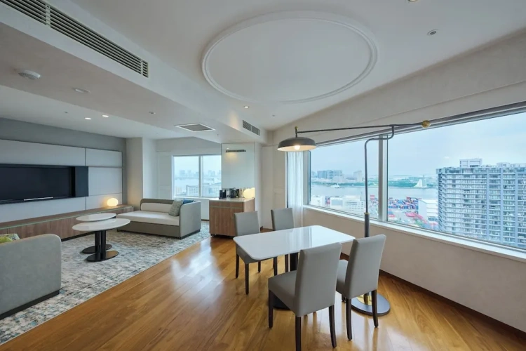 1 Bedroom Suite with bay view