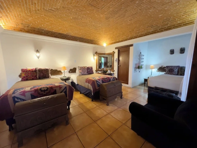Standard Triple room