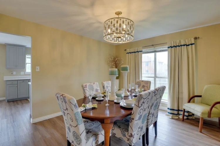 4 Bedrooms Cottage
