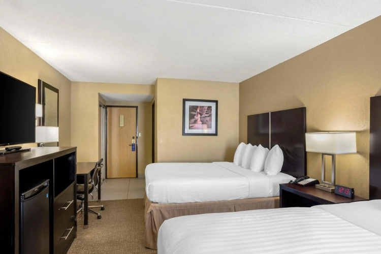 Niagara Crossing Hotel & Spa