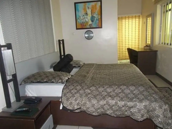 Beverly Heels Hotel