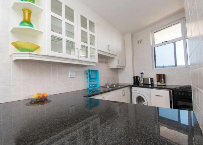 3 Bedrooms Apartment