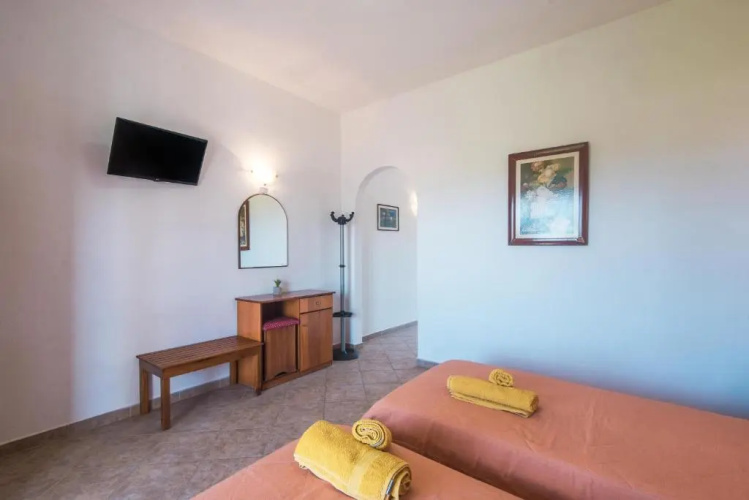 Aleka Apartment 4
