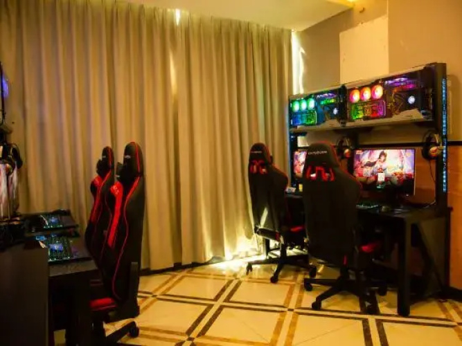 X E-sports Hostel