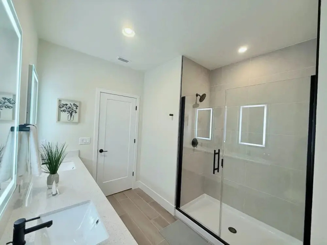 Upstay Modern Home w Pool in New Development