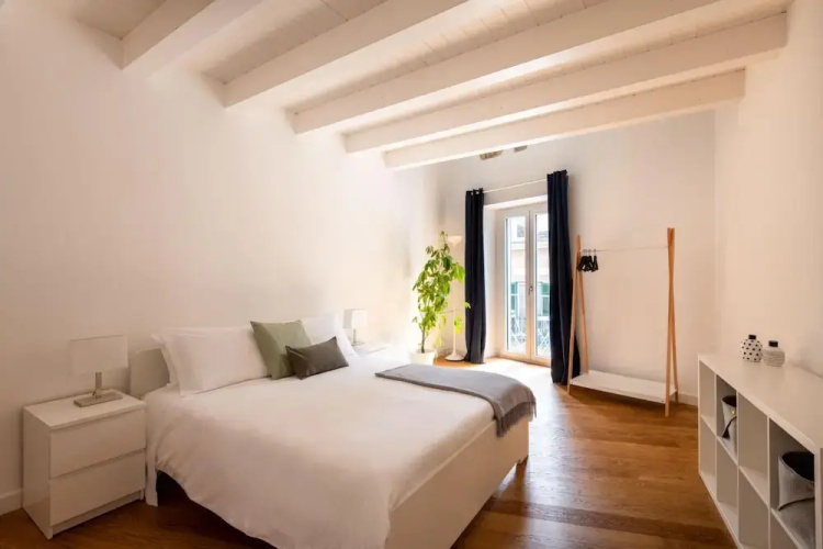 Vittorio Emanuele Apartment with Terrace by Wonderful Italy
