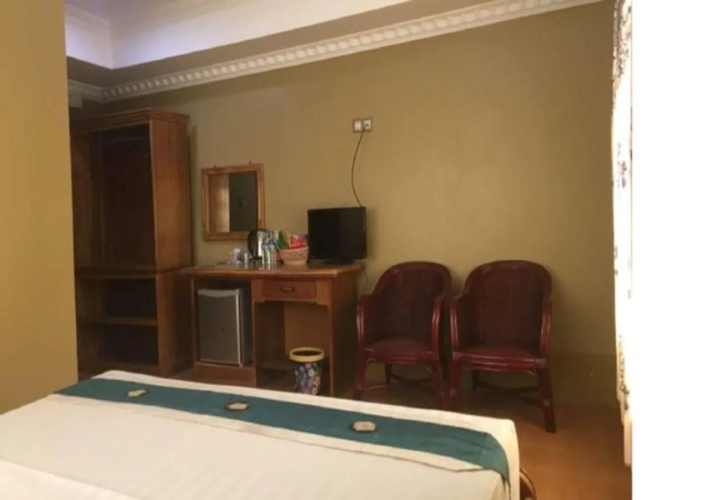 Royal Land Hotel