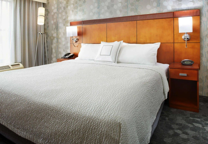 Courtyard by Marriott Hamilton
