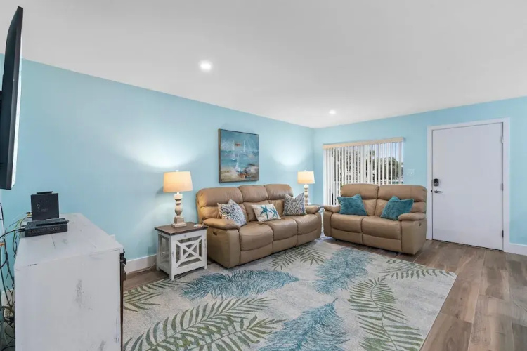 Coronado Arms Condominiums B-18