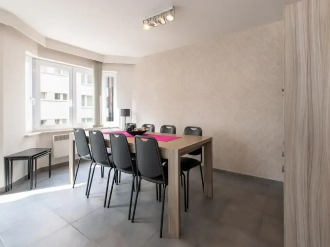 Beautiful Apartment With Lateral sea View