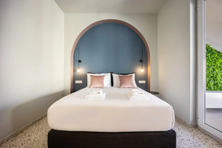 Arches Apartments