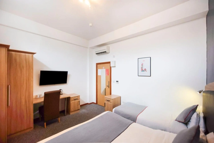 Deluxe Triple room