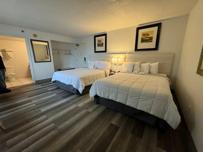 Emerald Shores Resort