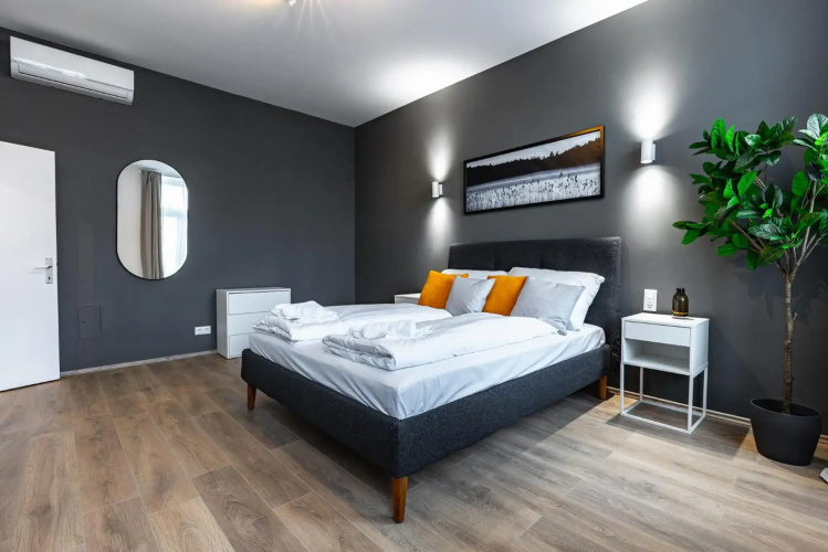 Newley renovated apartment next to Hannovermarkt
