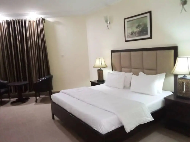 Dees Hotels Apartment & Suites