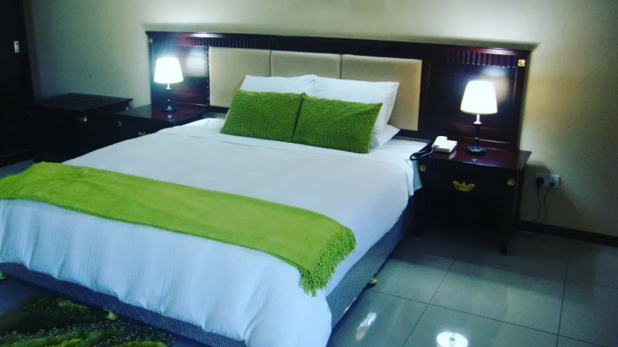 Riverside Hotel