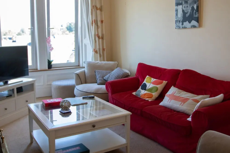 Charming 1 Bedroom Apartment