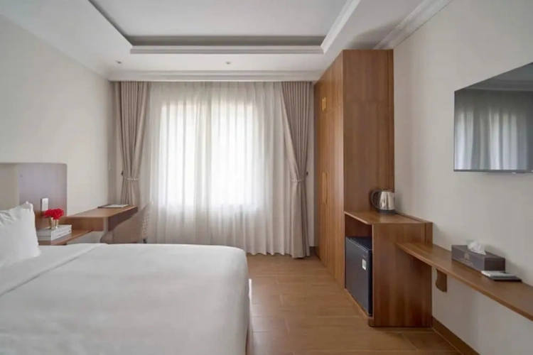 Deluxe Double room with city view