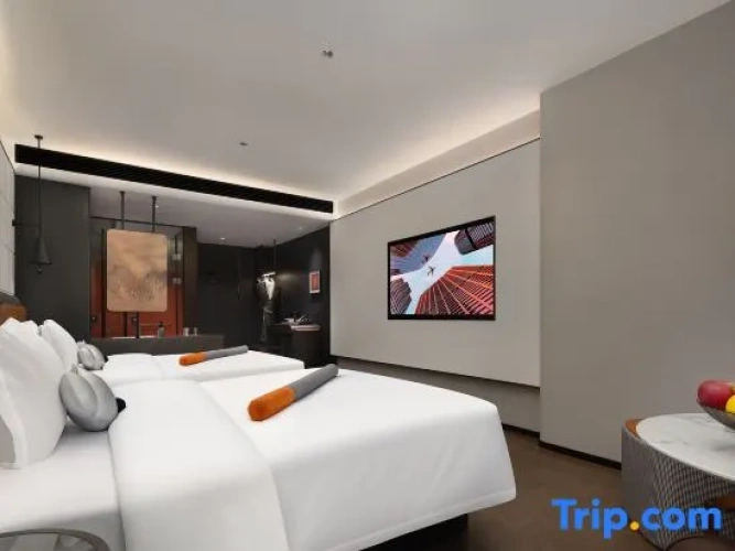Standard Twin room with city view