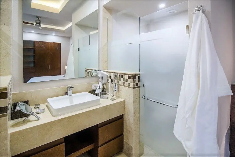 Condo V399-106 by MDR