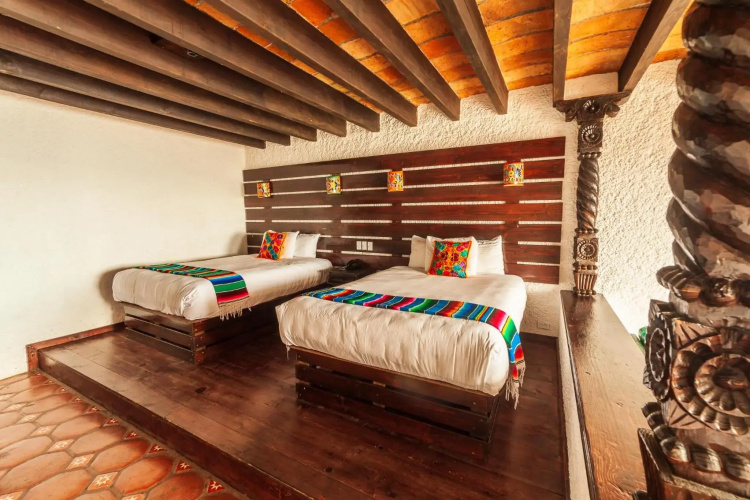 Las Rocas Resort And Spa