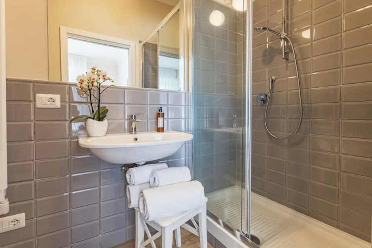 B & B La Cornice - Gina Room With Bathroom and Private Terrace