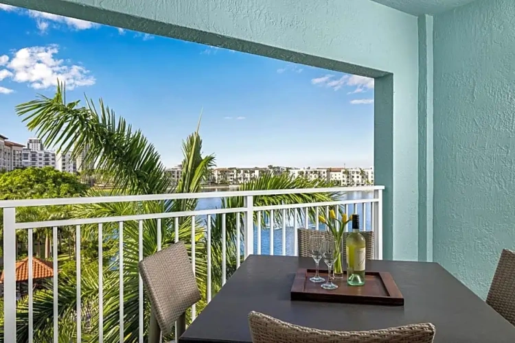 2 Bedrooms Quadruple Villa with balcony