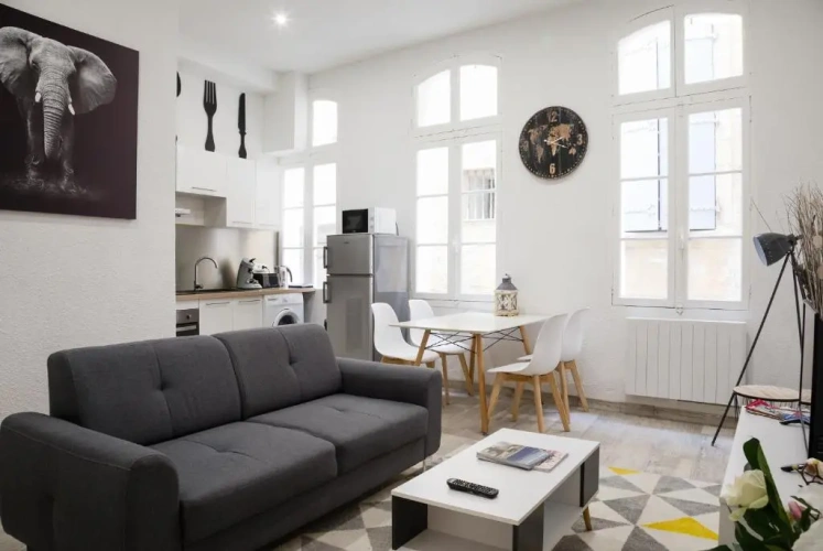 2 Bedrooms Apartment