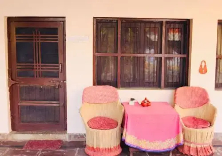 Daulat Niwas Hotel