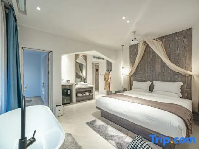 Standard room with balcony