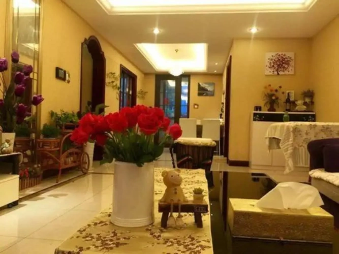 3 Bedrooms Apartment