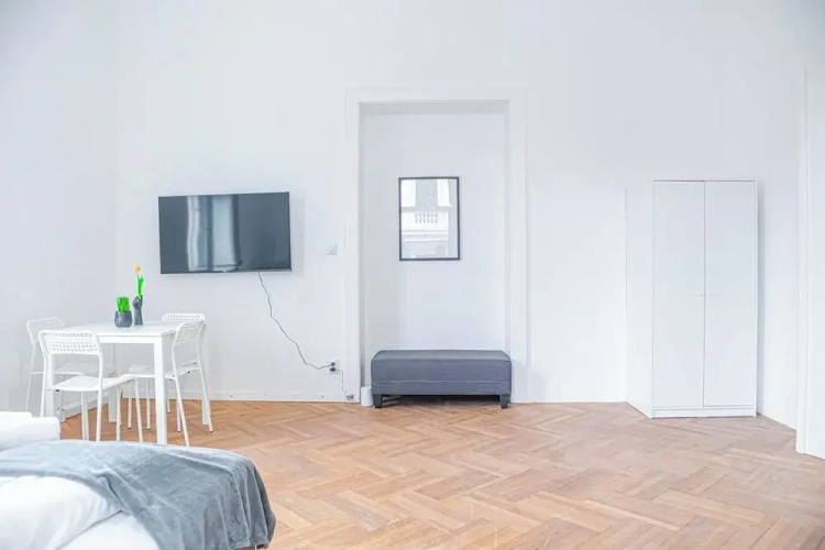 Stylish 2BR Apt Near AKH Easy Center