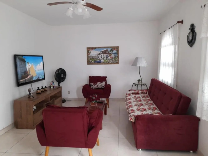 casa funcional, aconchegante e a 2 quadras da praia
