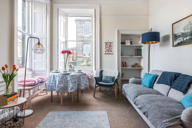 Charming, Central & Spacious Georgian 3 bed APT