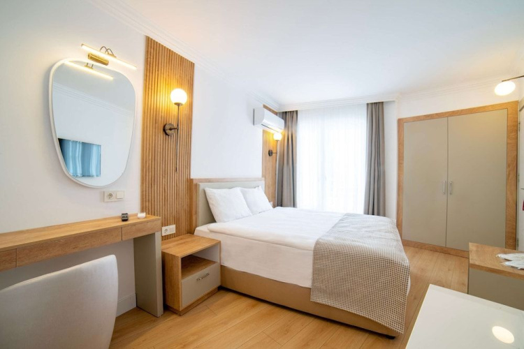 Golda Hotel