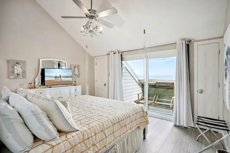 Pelican Pointe 5B