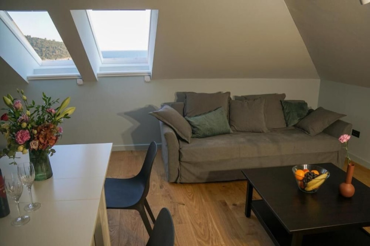 Onyx Apartments 2&4