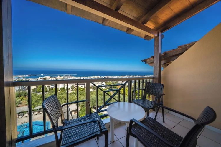 Standard room with balcony and with sea view