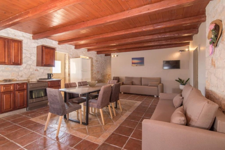2 Bedrooms Cottage