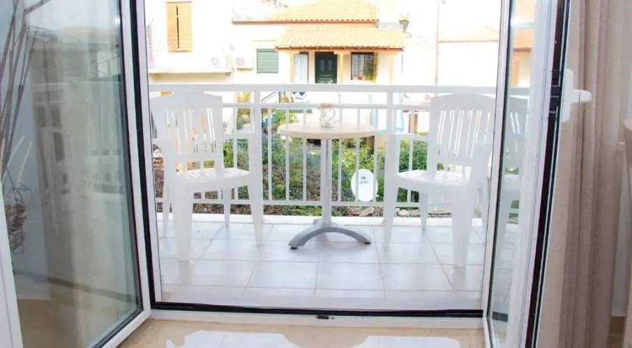 Standard Twin room with balcony
