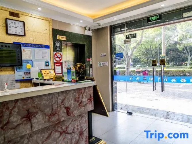 Yijia Hotel