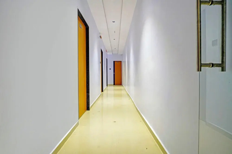 Fabhotel Nidhivan Palace