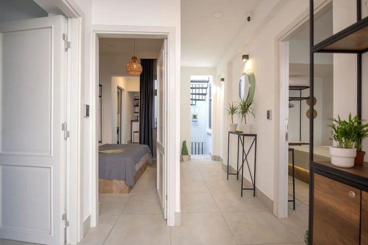 The Easy Rooms