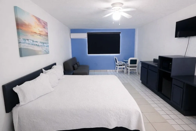 Deluxe Quadruple Suite