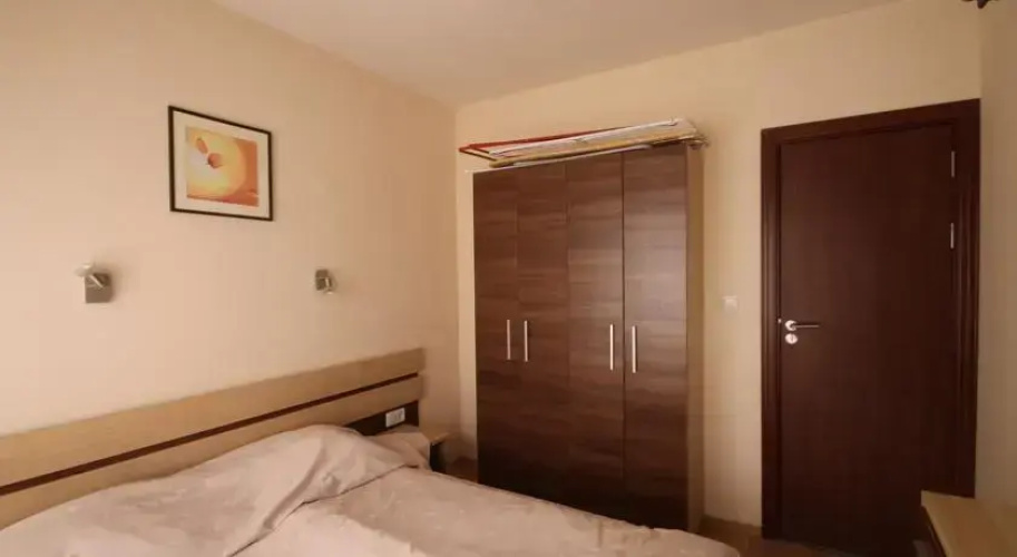 Belmont Hotel Aparments