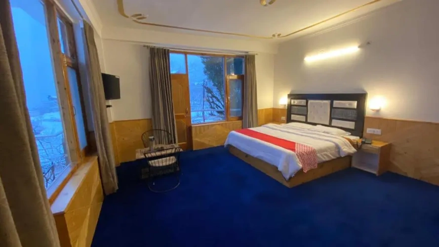 Standard Double room with mountain view