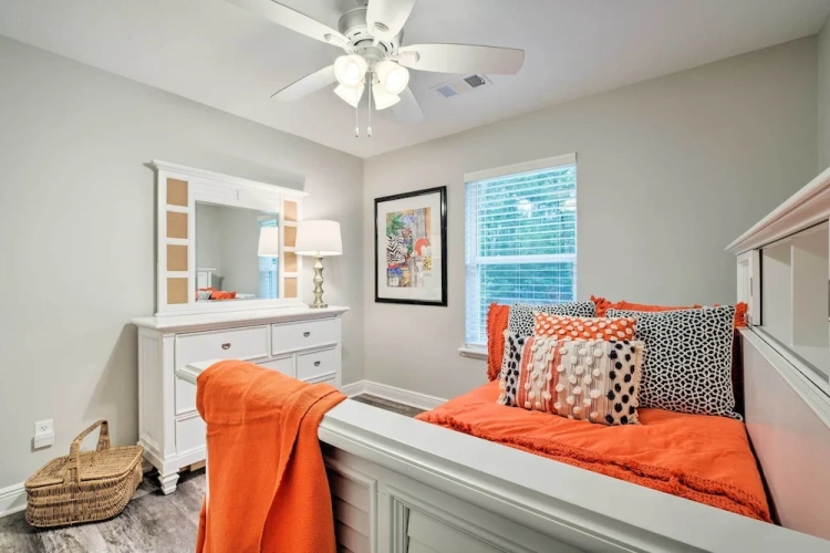 4 Bedrooms Cottage