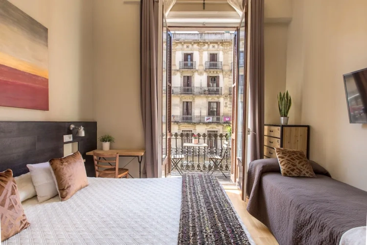 Standard Triple room with balcony