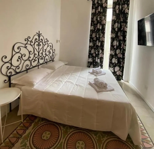 Bari LandLord 242