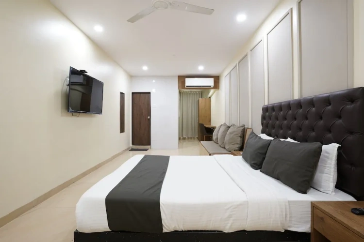 Standard Triple Family room